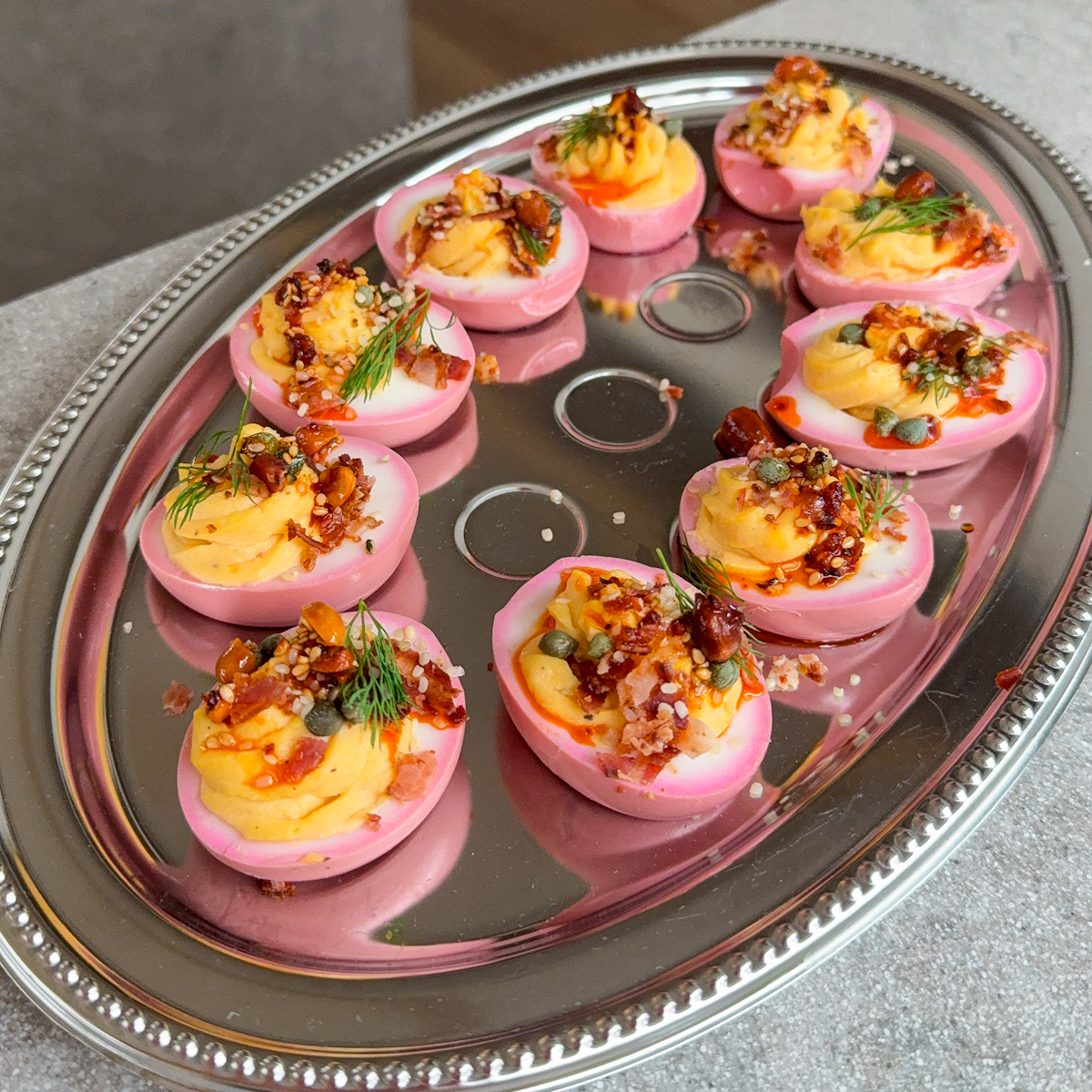 ROŽINIAI ĮDARYTI KIAUŠINIAI