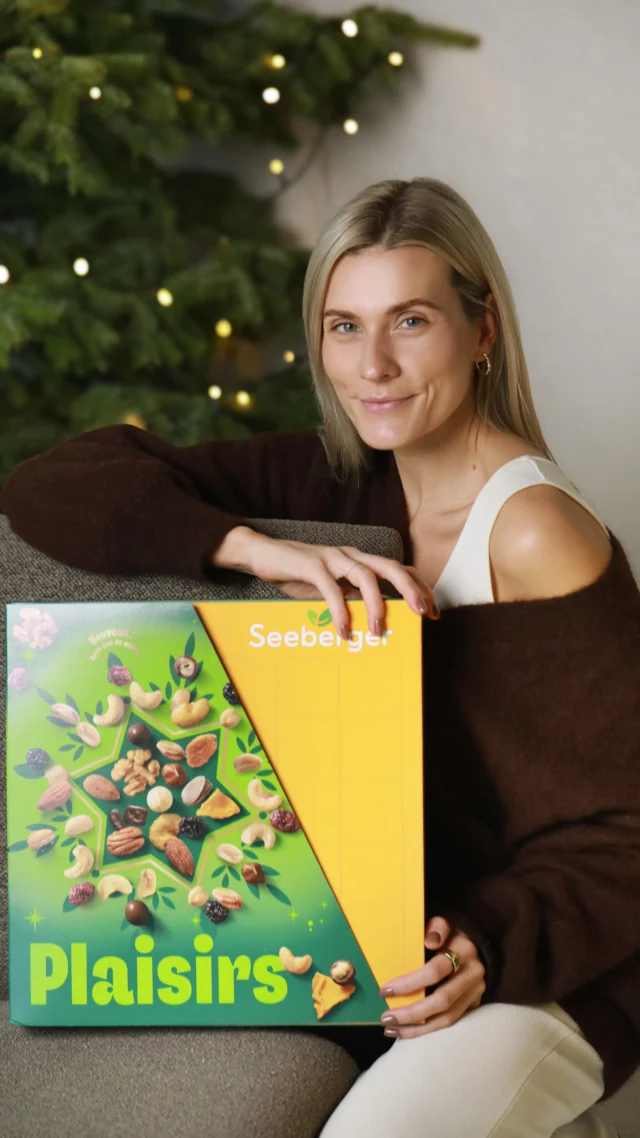 KONKURSAS ✨

SEEBERGER advento kalendorius mūsų namuose jau yra tapęs tradicija - trečius metus dienas iki Kalėdų skaičiuosime ne šokoladukais ar saldainiais, o kokybiškiausiais riešutais, džiovintais vaisiais ir netikėtais jų mišiniais, kurie slepiasi kiekviename šio kalendoriaus langelyje. Man atrodo, kad tai puiki alternatyva įprastiems advento kalendoriams - ne mažiau šventinė, bet gerokai maistingesnė bei suteikianti energijos, kurios taip reikia šventiniu bėgimo laikotarpiu 💛

SEEBERGER advento kalendorių rasite didžiuosiuose prekybos centruose, o šiandien kviečiu jį laimėti - tereikia pasekti @seeberger_lt Instagram paskyrą ir parašyti komentarą, kodėl šis kalendorius jus pradžiugintų. #reklama #ad